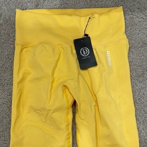 Diosa Fit yellow scrunch butt leggings!